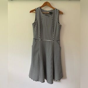Black and White Sleeveless Dress (Size 10)